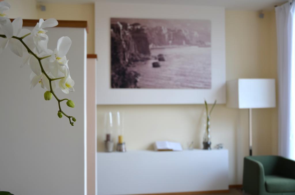 Rota Suites Сорренто Екстер'єр фото