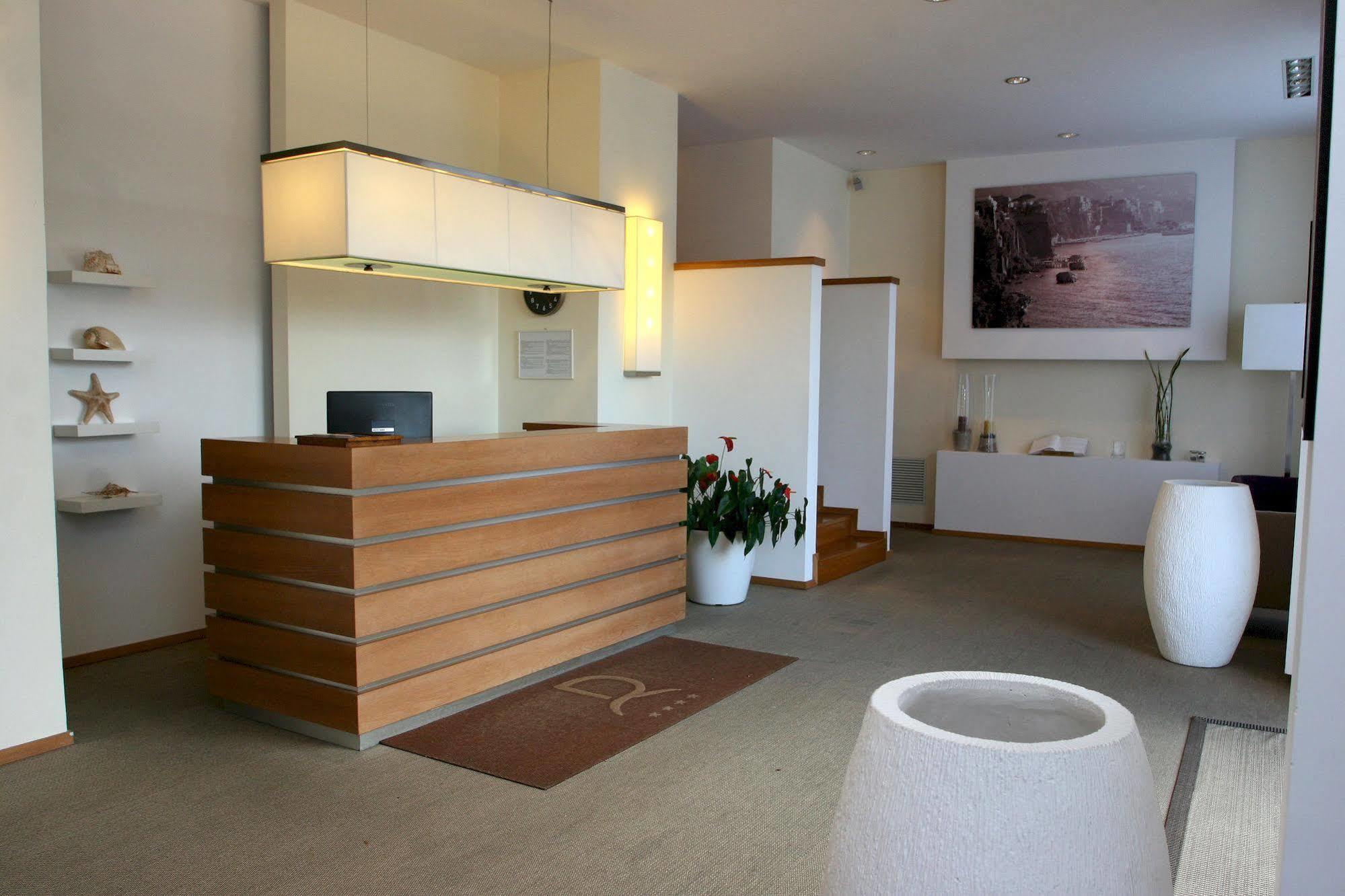 Rota Suites Сорренто Екстер'єр фото